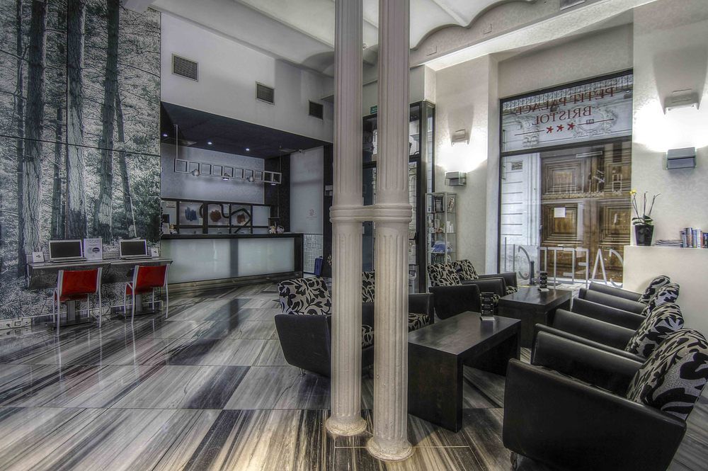 Petit Palace Plaza De La Reina Valencia Eksteriør billede
